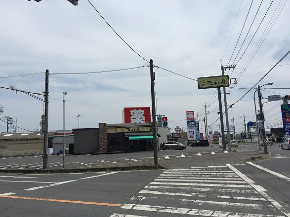 スーパー駐車場2
